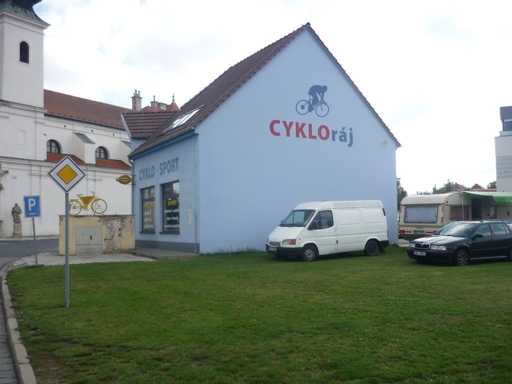 Ubytování nad sklípkem Valtice Exterior foto